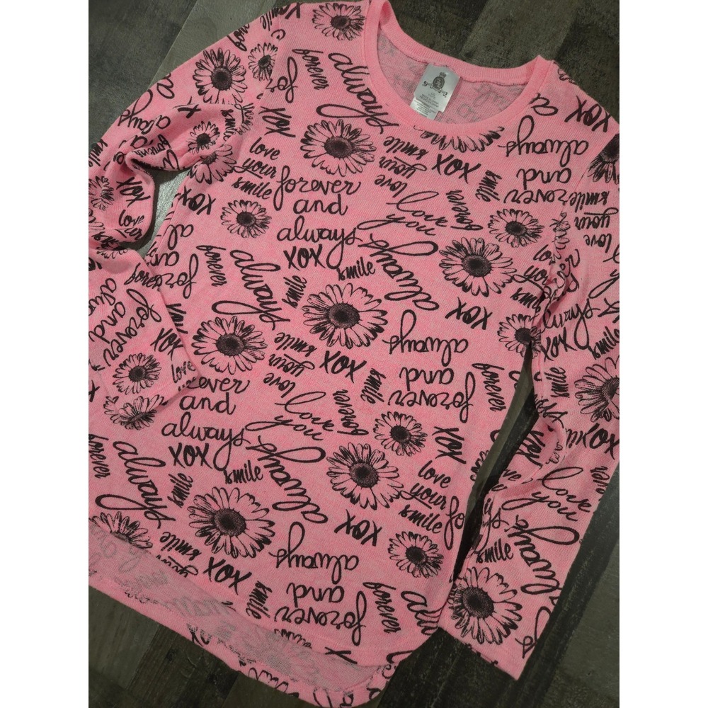 Jerry Leigh Pink Daisy Script Long Sleeve Top Juniors Large High Low Y2K Graphic